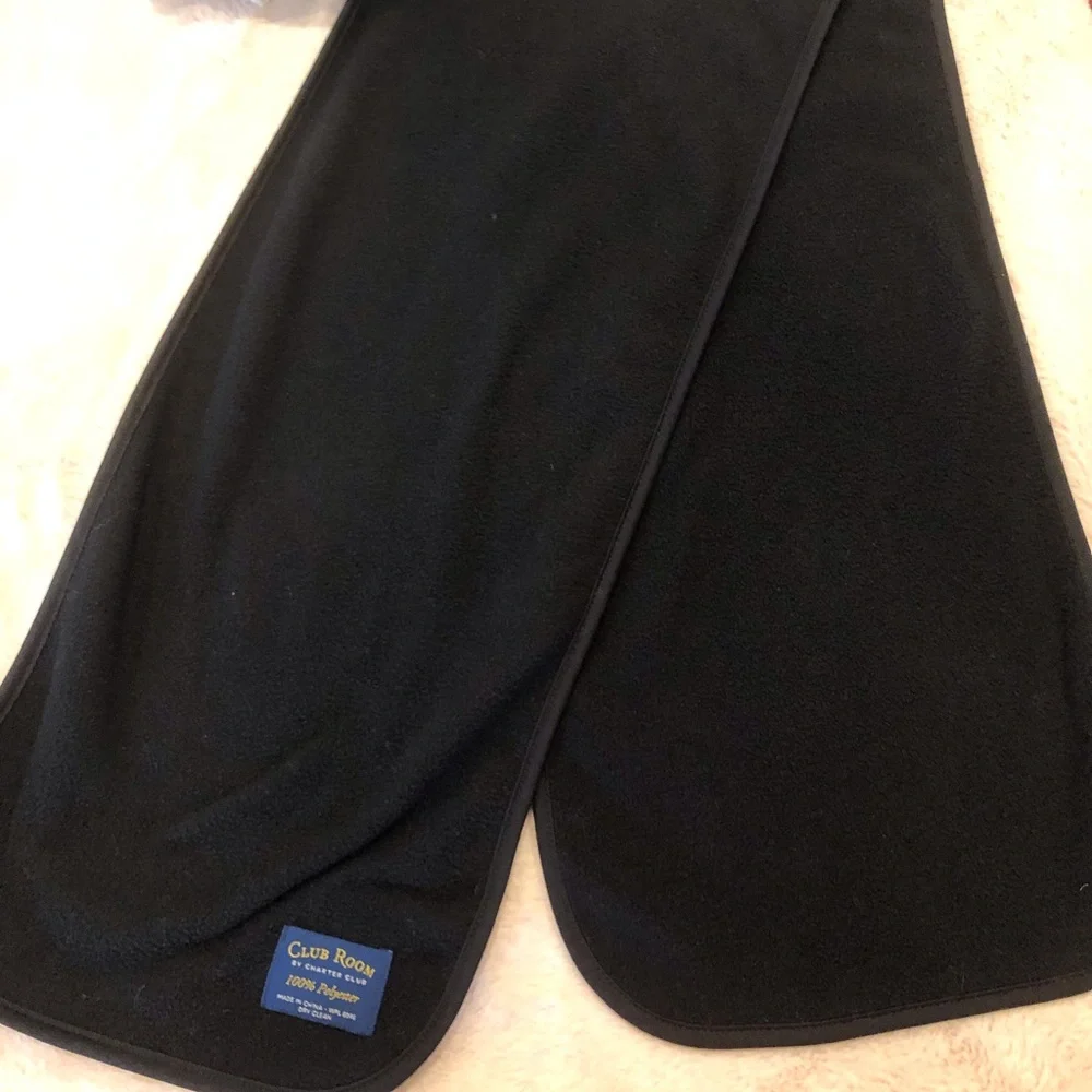 Charter Club Men’s Black Scarf